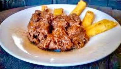 Stracotto di manzo con polenta fritta